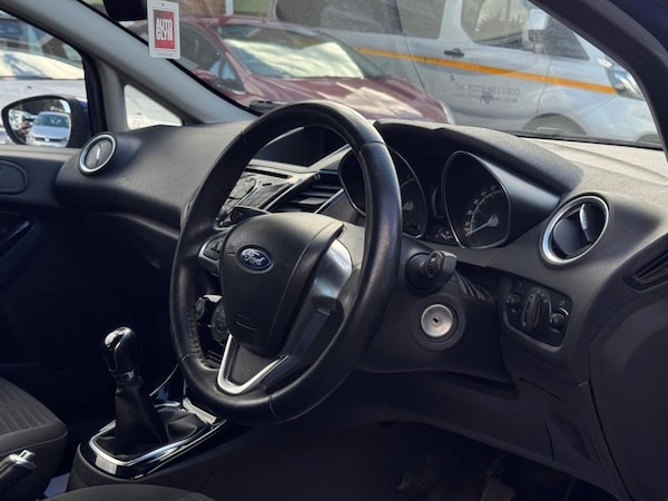 Used Ford Fiesta 2015 for sale - 76261014: Photo 25