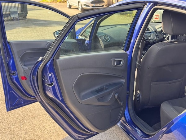 Used Ford Fiesta 2015 for sale - 76261014: Photo 33