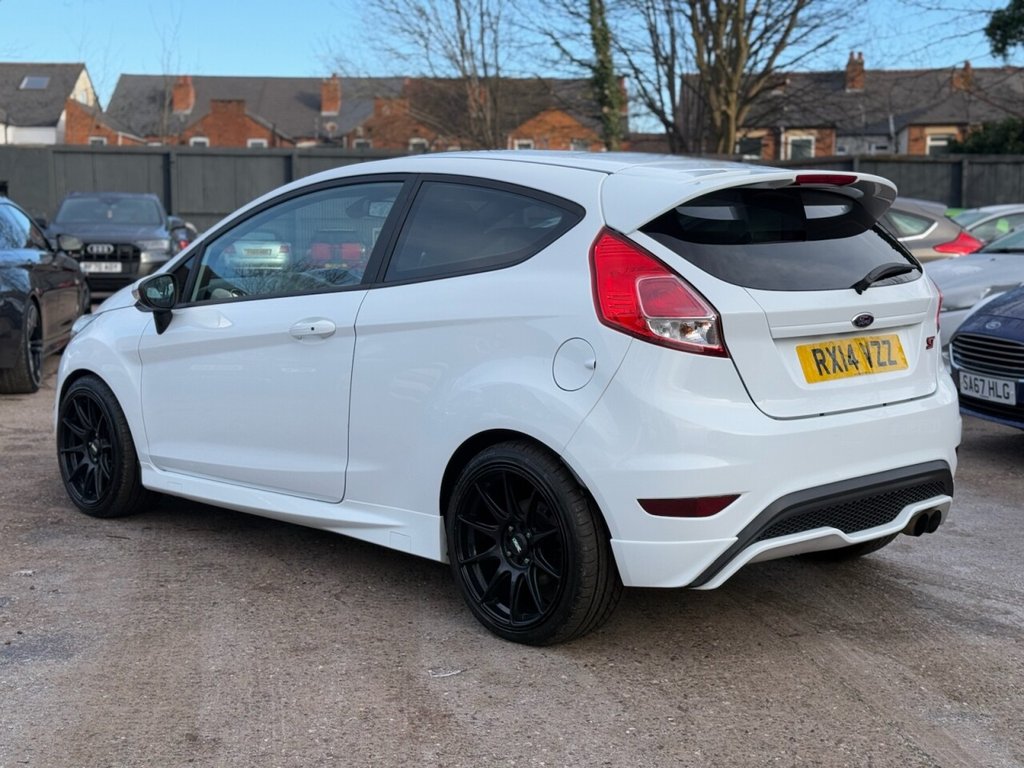 Used Ford Fiesta 2014 for sale - 76523332: Photo 15