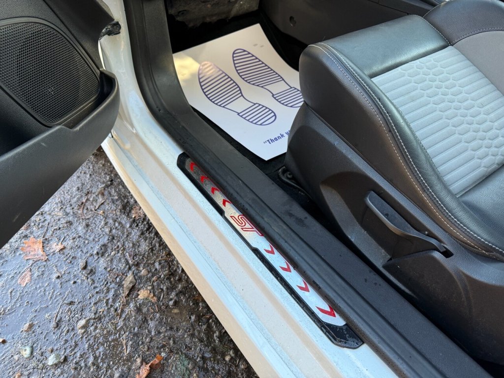 Used Ford Fiesta 2014 for sale - 76523332: Photo 21