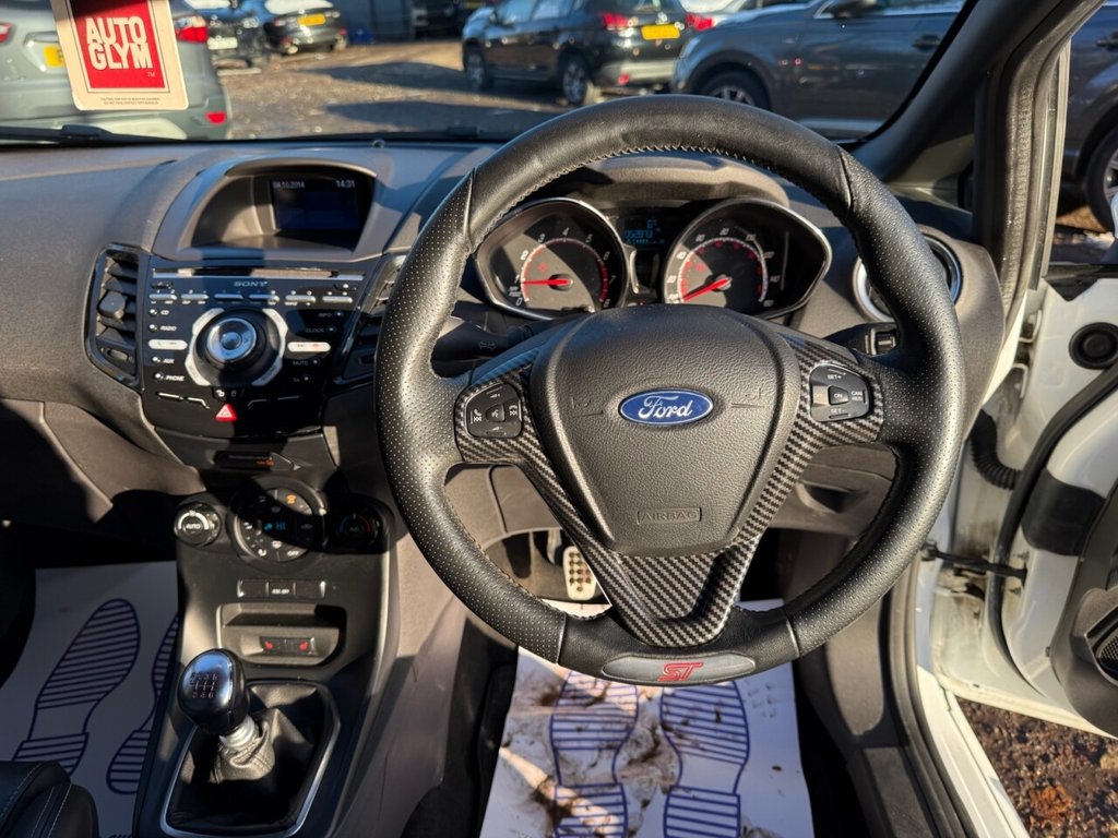 Used Ford Fiesta 2014 for sale - 76523332: Photo 3
