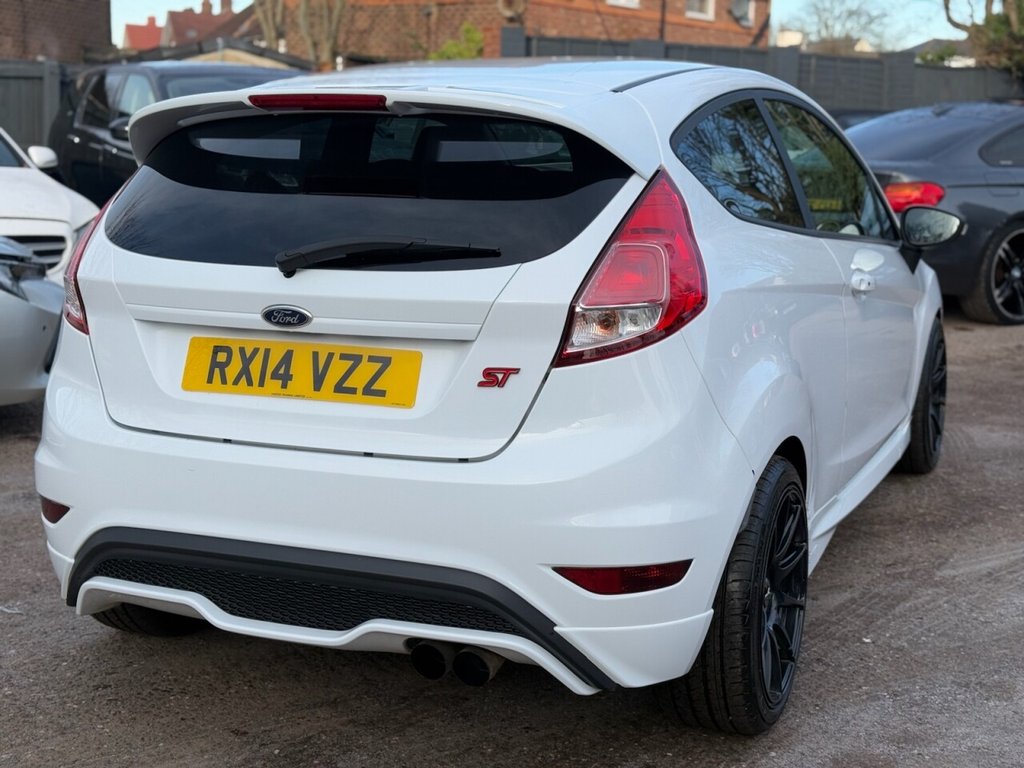 Used Ford Fiesta 2014 for sale - 76523332: Photo 4