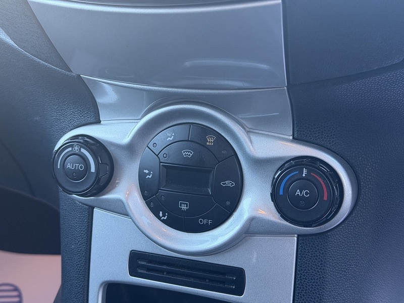 Used Ford Fiesta 2012 for sale - 77149353: Photo 25