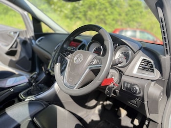 Used Vauxhall Astra 2012 for sale - 78321984: Photo