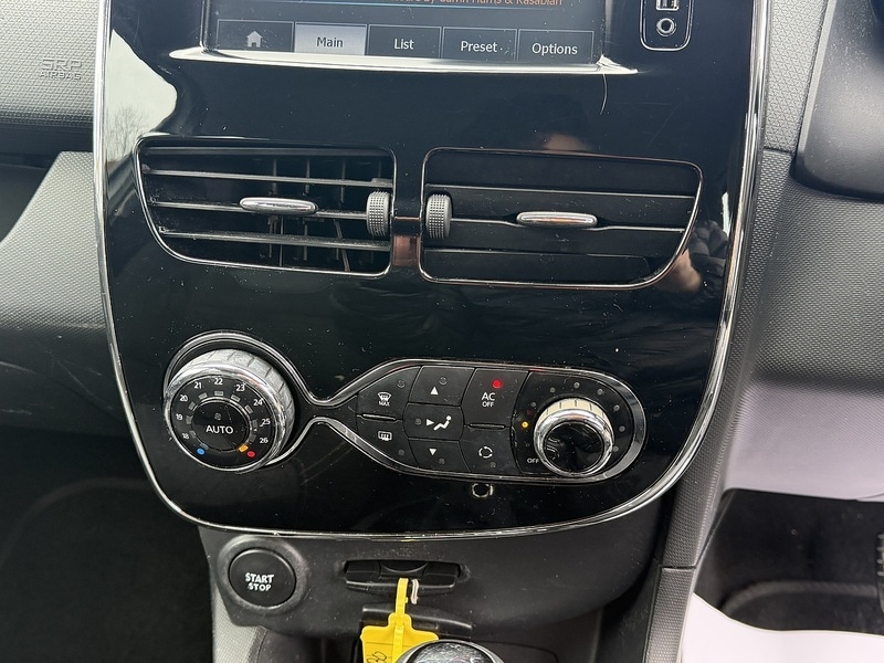 Used Renault Clio for sale - 77501070: Photo 31