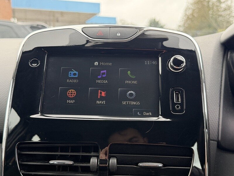 Used Renault Clio for sale - 77501070: Photo 33