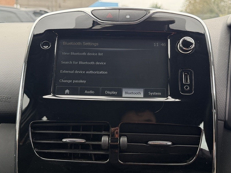 Used Renault Clio for sale - 77501070: Photo 35