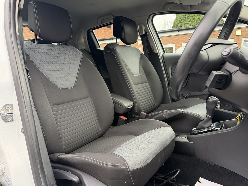 Used Renault Clio for sale - 77501070: Photo 42