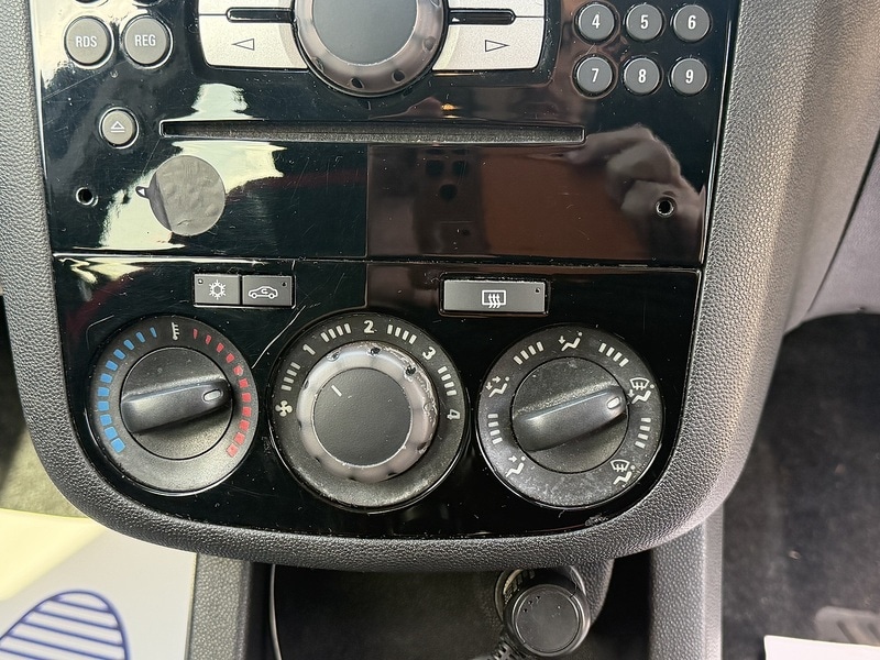 Used Vauxhall Corsa 2011 for sale - 78111425: Photo 36