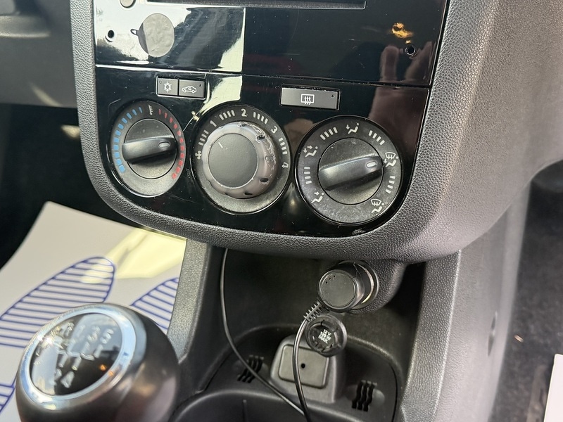 Used Vauxhall Corsa 2011 for sale - 78111425: Photo 40