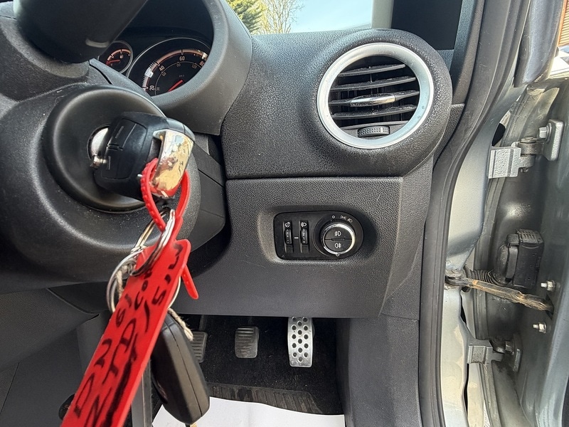 Used Vauxhall Corsa 2011 for sale - 78111425: Photo 43