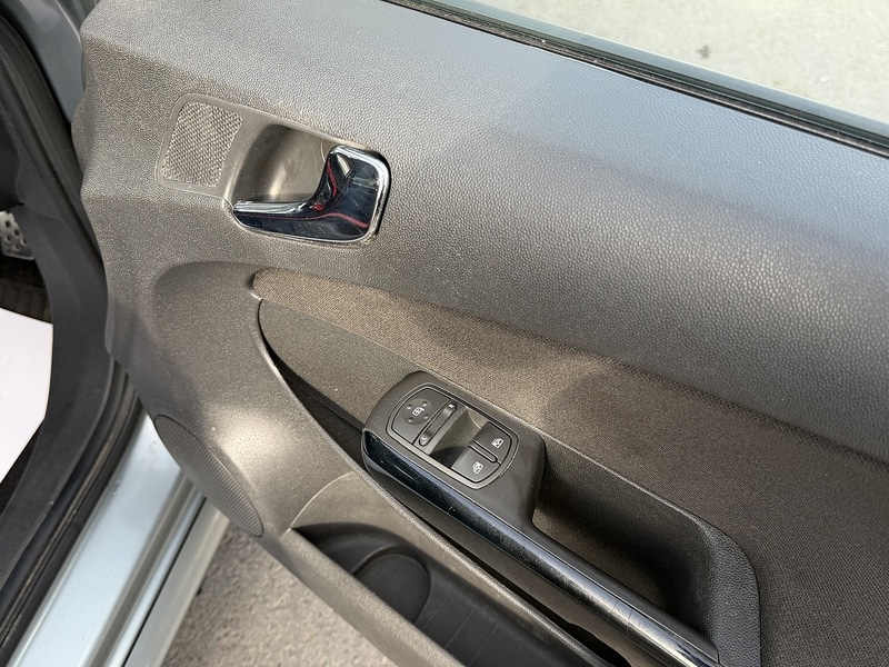 Used Vauxhall Corsa 2011 for sale - 78111425: Photo 53