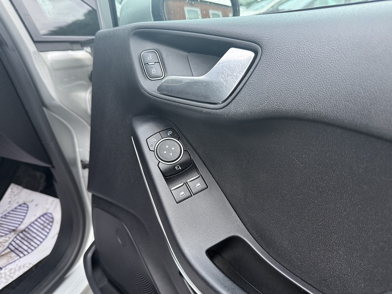 Used Ford Fiesta 2017 for sale - 77384830: Photo 25