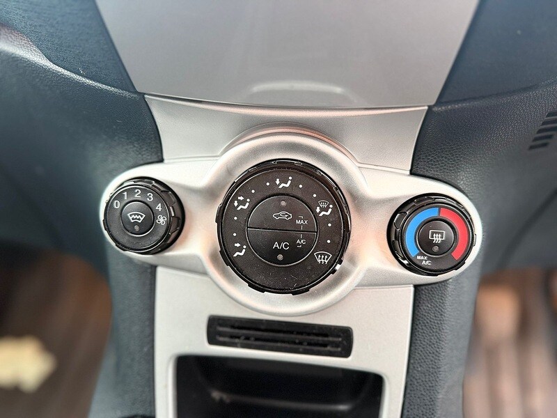 Used Ford Fiesta 2011 for sale - 77288719: Photo 23