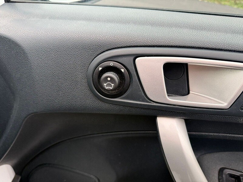 Used Ford Fiesta 2011 for sale - 77288719: Photo 28