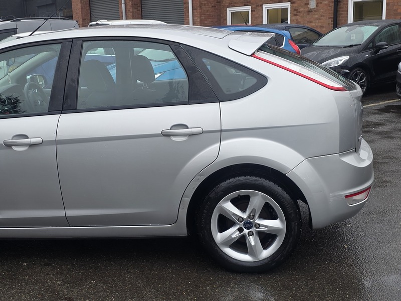 Used Ford Focus 2010 for sale - 77245069: Photo 14