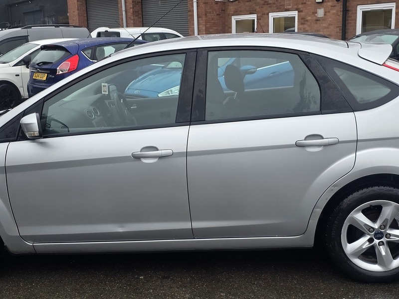 Used Ford Focus 2010 for sale - 77245069: Photo 15