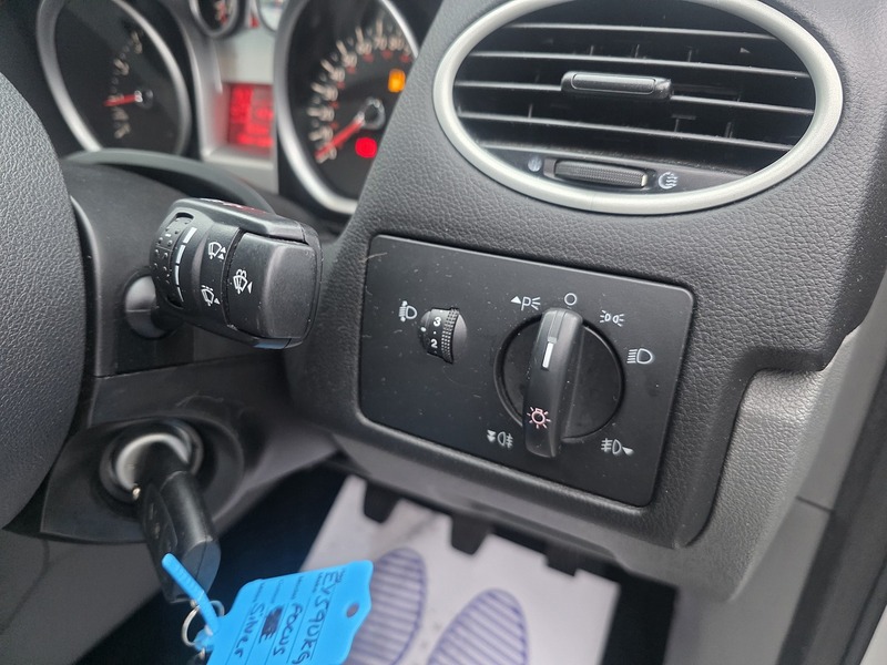 Used Ford Focus 2010 for sale - 77245069: Photo 24