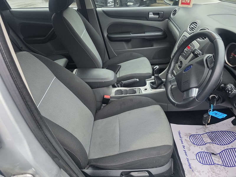 Used Ford Focus 2010 for sale - 77245069: Photo 25