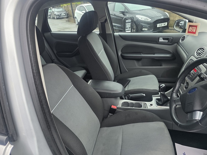 Used Ford Focus 2010 for sale - 77245069: Photo 26