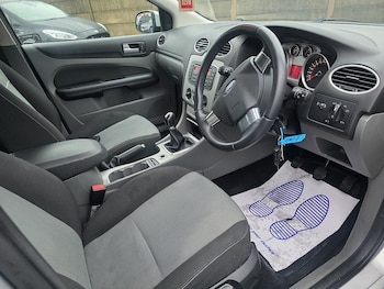 Used Ford Focus 2010 for sale - 77245069: Photo