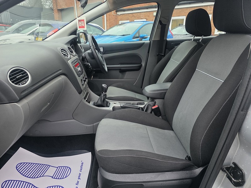 Used Ford Focus 2010 for sale - 77245069: Photo 36