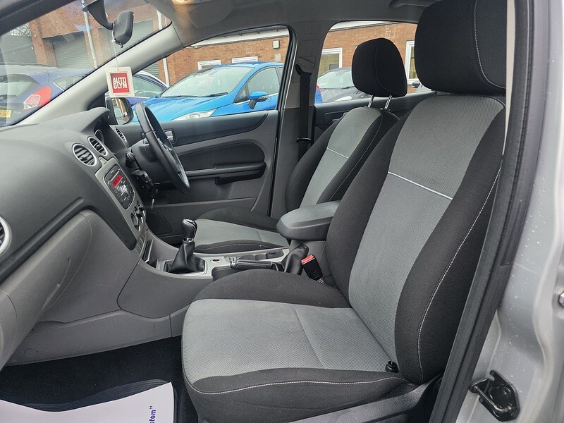 Used Ford Focus 2010 for sale - 77245069: Photo 37