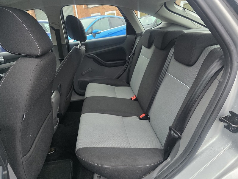 Used Ford Focus 2010 for sale - 77245069: Photo 40