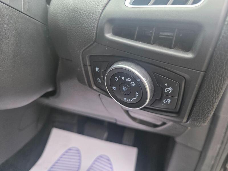 Used Ford Focus for sale - 77902435: Photo 29