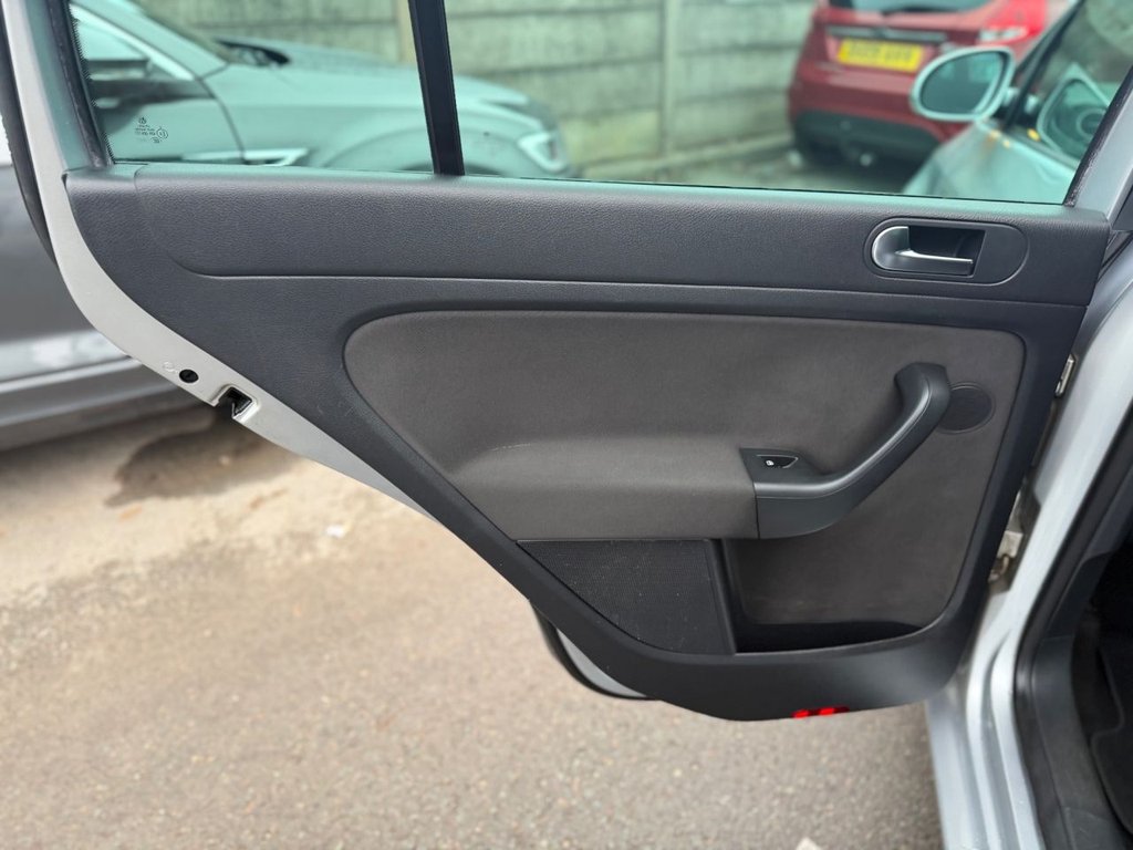 Used Volkswagen Golf Plus 2011 for sale - 76711451: Photo 17