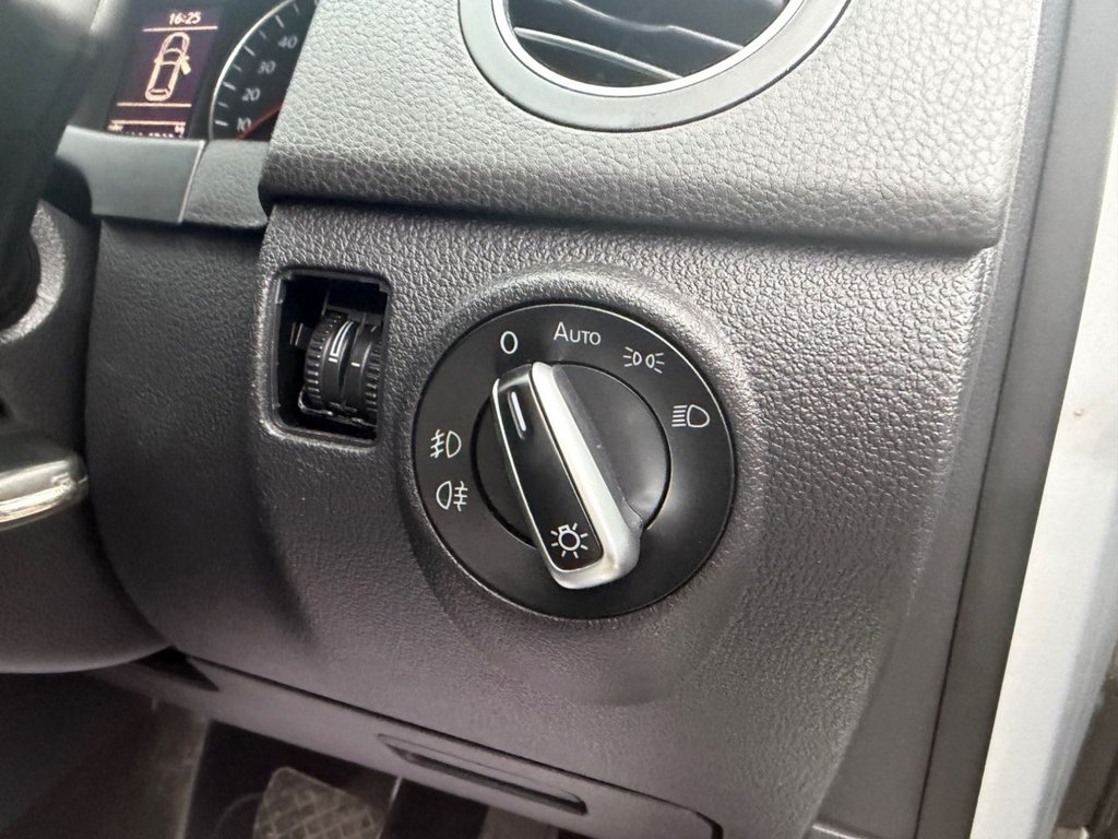 Used Volkswagen Golf Plus 2011 for sale - 76711451: Photo 30