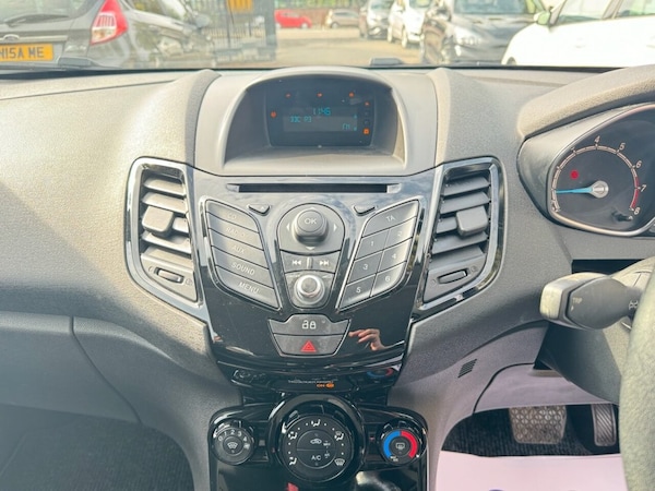 Used Ford Fiesta 2014 for sale - 76256334: Photo 31