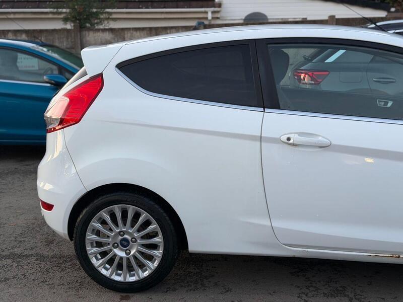 Used Ford Fiesta 2013 for sale - 77276901: Photo 9