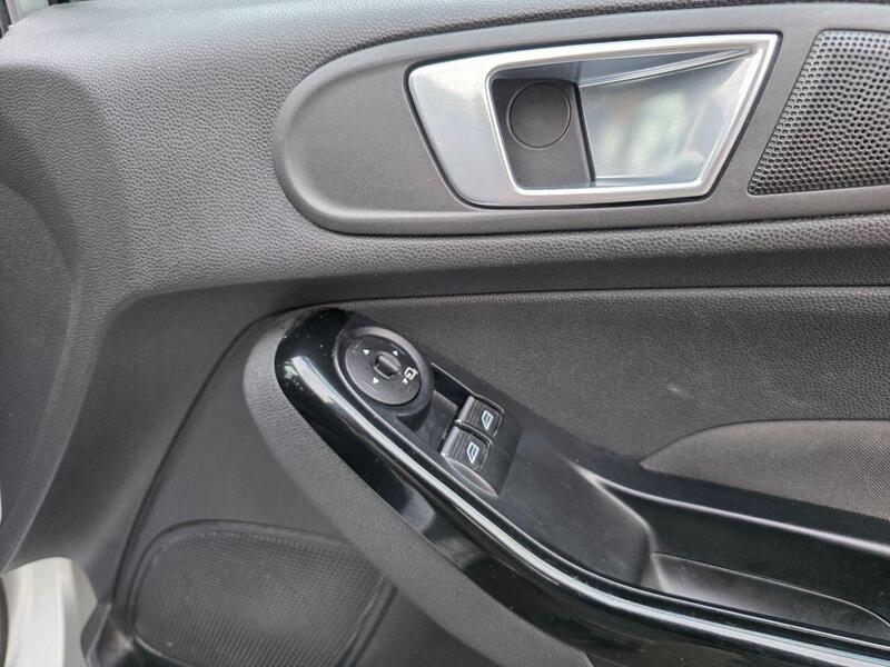 Used Ford Fiesta 2015 for sale - 77687303: Photo 28