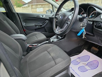 Used Ford Fiesta 2015 for sale - 77687303: Photo