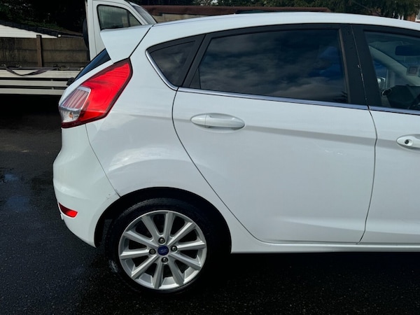 Used Ford Fiesta 2015 for sale - 76323663: Photo 13