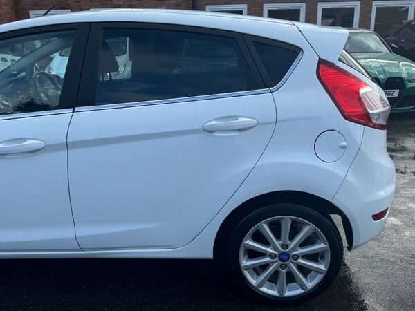 Used Ford Fiesta 2015 for sale - 76323663: Photo 25