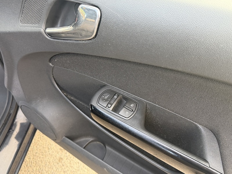 Used Vauxhall Corsa 2014 for sale - 78077239: Photo 56