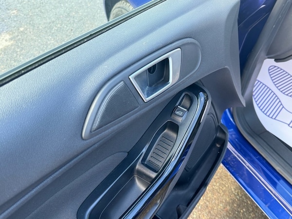 Used Ford Fiesta 2015 for sale - 76256159: Photo 41