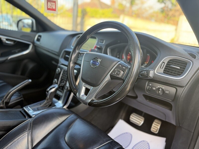 Used Volvo V40 2016 for sale - 78139786: Photo 11