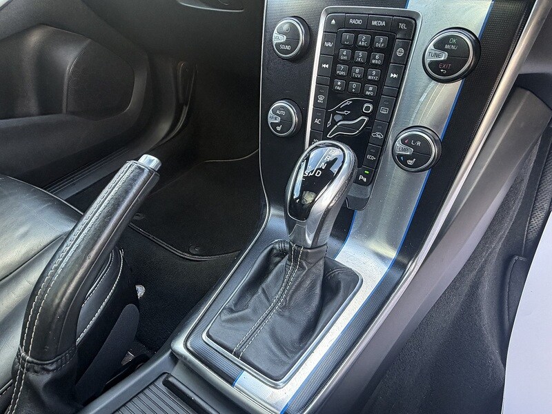 Used Volvo V40 2016 for sale - 78139786: Photo 15