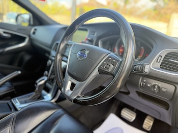 Used Volvo V40 2016 for sale - 78139786: Photo