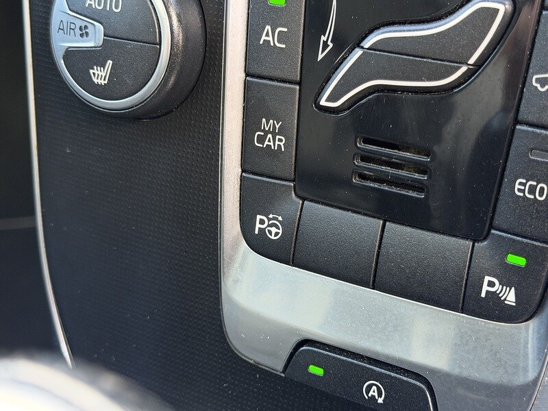 Used Volvo V40 2016 for sale - 78139786: Photo 55