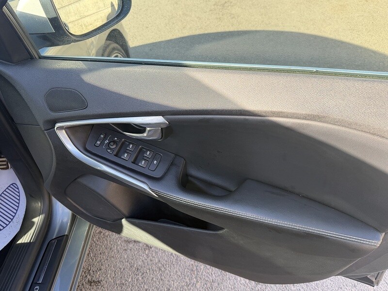 Used Volvo V40 2016 for sale - 78139786: Photo 77