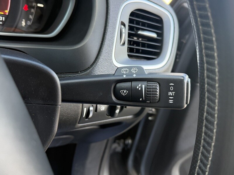 Used Volvo V40 2016 for sale - 78139786: Photo 89