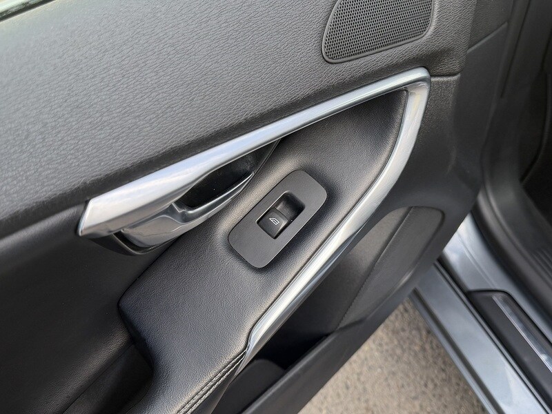 Used Volvo V40 2016 for sale - 78139786: Photo 96