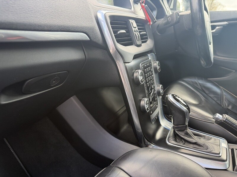 Used Volvo V40 2016 for sale - 78139786: Photo 99
