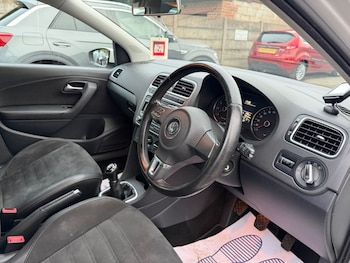 Used Volkswagen Polo 2013 for sale - 76711424: Photo