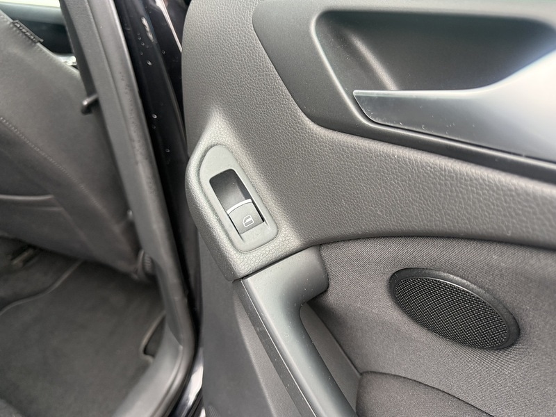 Used Volkswagen Golf 2009 for sale - 77990178: Photo 6