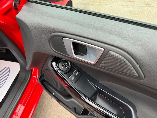 Used Ford Fiesta 2014 for sale - 76261028: Photo 44